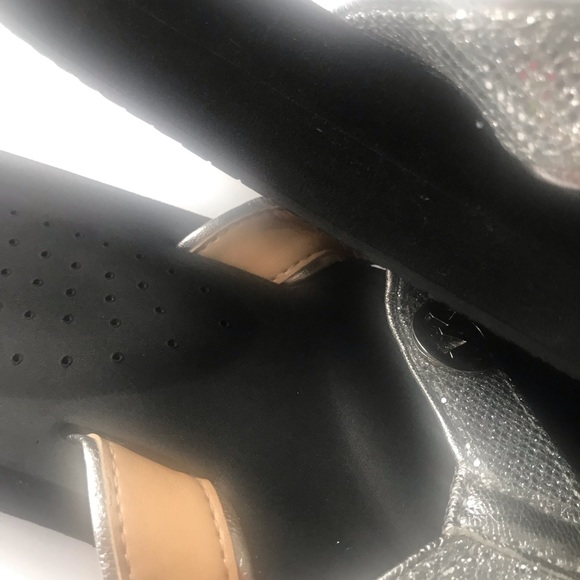 Flip flop wedges by Michael lors size 10 - Picture 5 of 5